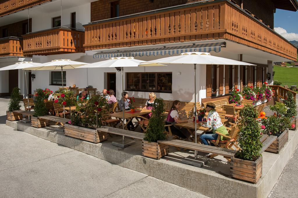 Gasthaus & Pension Alphorn Lech am Arlberg Exterior foto